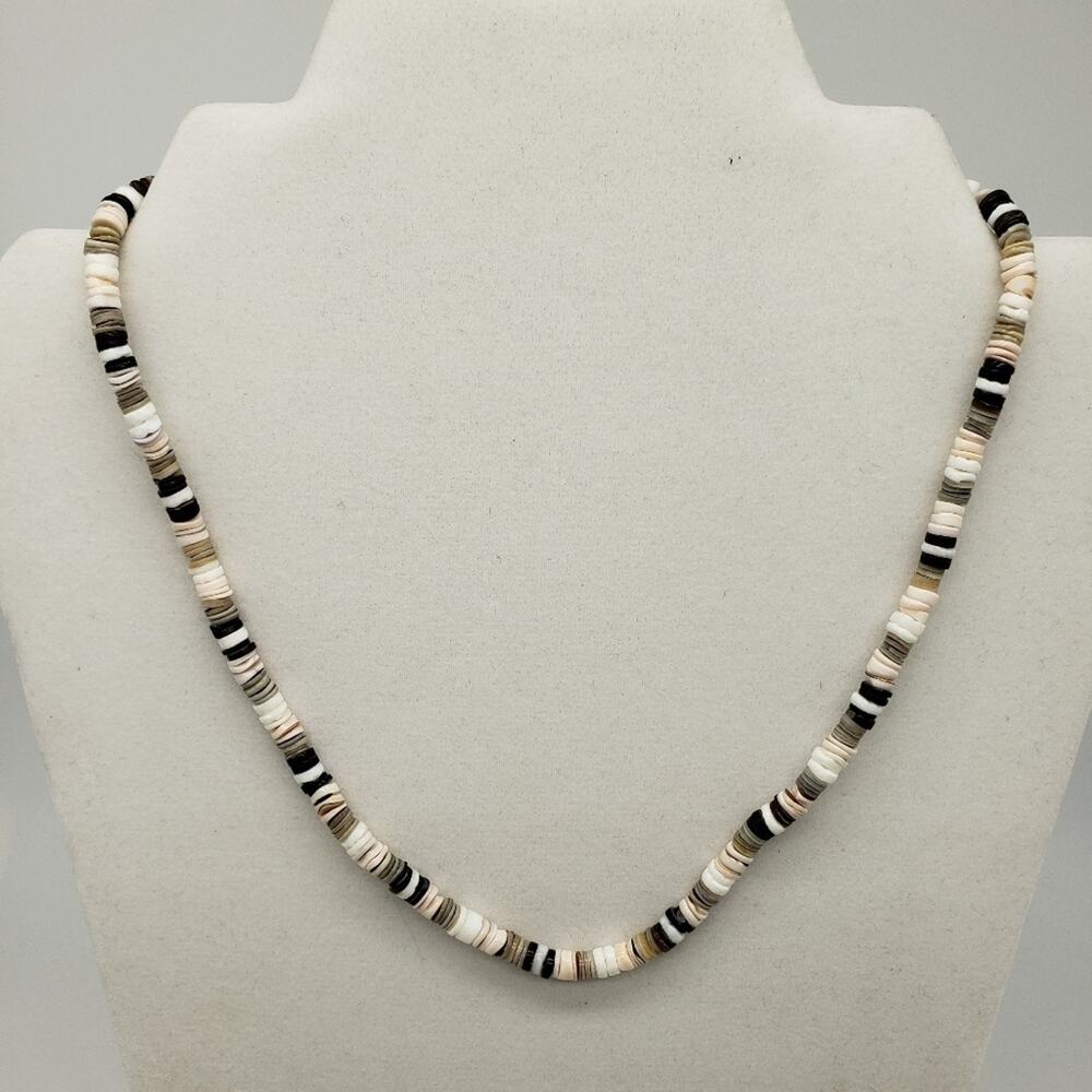 Cut Shell Necklace - Picture 3 of 4